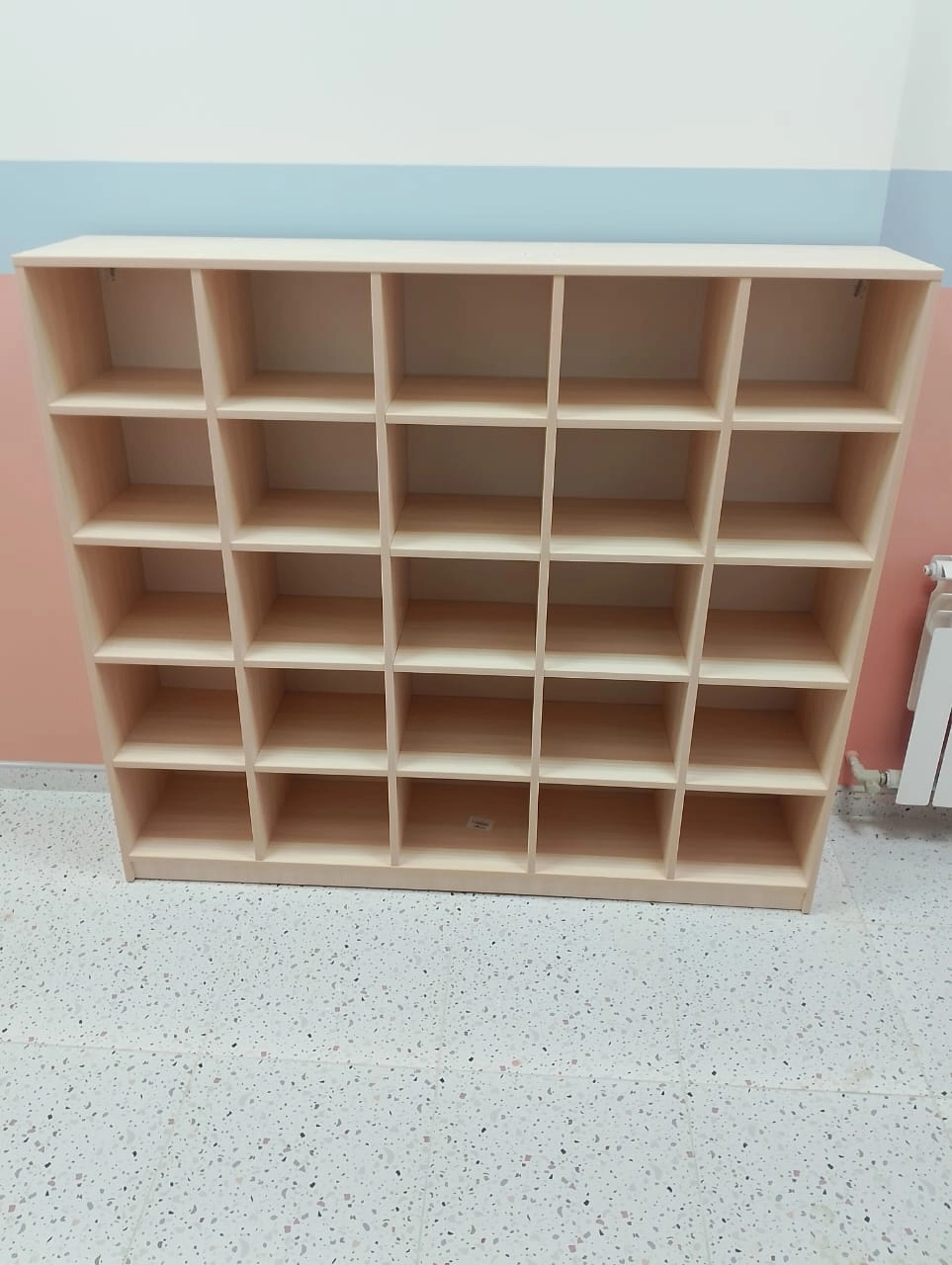 Стеллаж с ячейками 