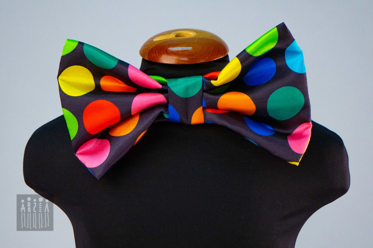 Цветной горох бант (фон черный)