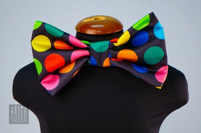 Цветной горох бант (фон черный)