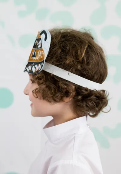 Головной убор - маска Шмель с Санкт-Петербургской росписью